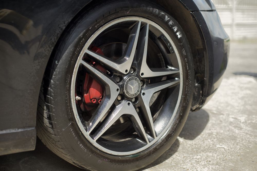 Jante cu anvelope Mercedes AMG R18