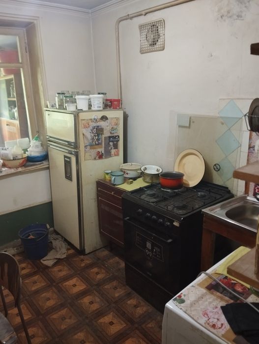 Продается 1ком. квартира в Яшнобадском р-не рядом с рынком Кадышева.