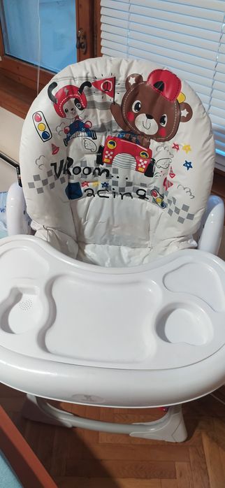 Стол за хранене на дете