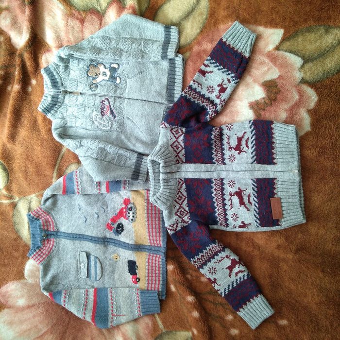 Продам курточки, костюмы