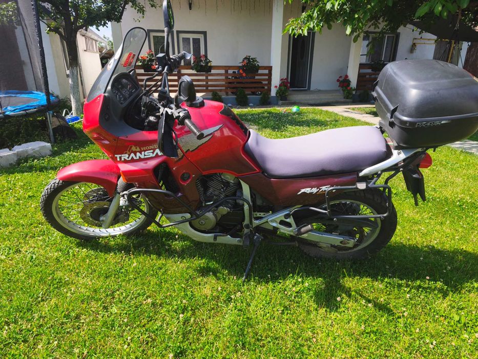 Vând motocicleta Honda Transalp 600