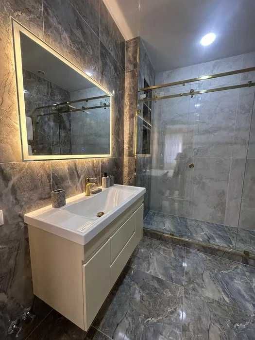 R3 Сдаётся 5х-комнатная квартира на Мирабаде ор-р Гостиница Россия!