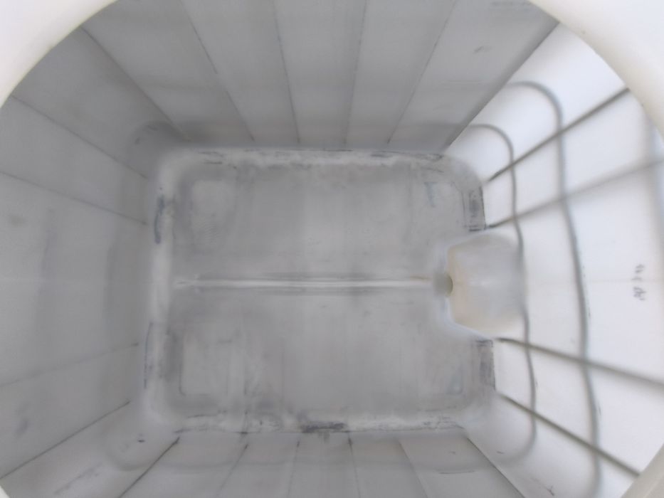 Контейнери ,бидони 1000 литра чисти!