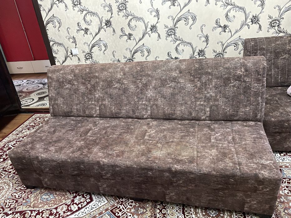 2 ta Divan 2 metrga 1.6 metr