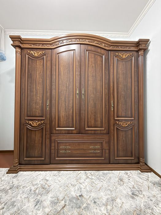 Mebel shkaf yaxshi xolatda