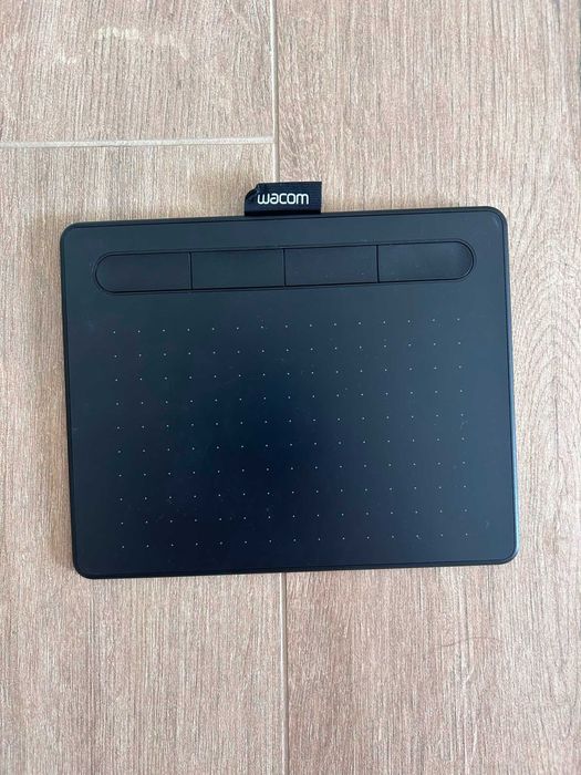 Tabletă grafică Wacom Intuos Small (S) Black – Stare impecabilă / Cutie completă