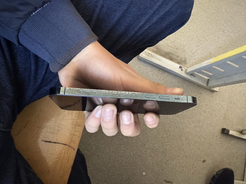 Iphone 12 pro sotiladi va obmen