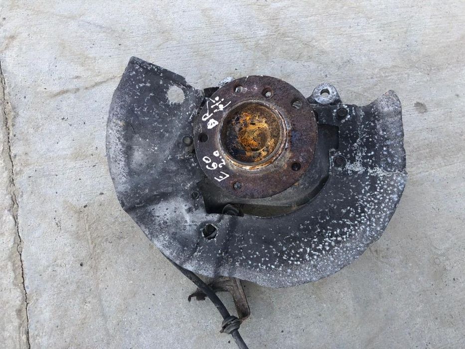 Fuzeta dreapta fata BMW Seria 5 E60 6760954 2.0 2.5 3.0d