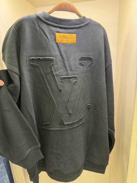 Тебиски ,блузи Louis vuitton,balenciaga,dior,Burberry