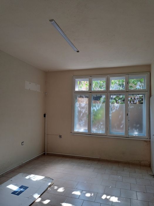 Дава се под наем Магазин в Асеновград - 60 кв.м за 255 € - Снимка #4