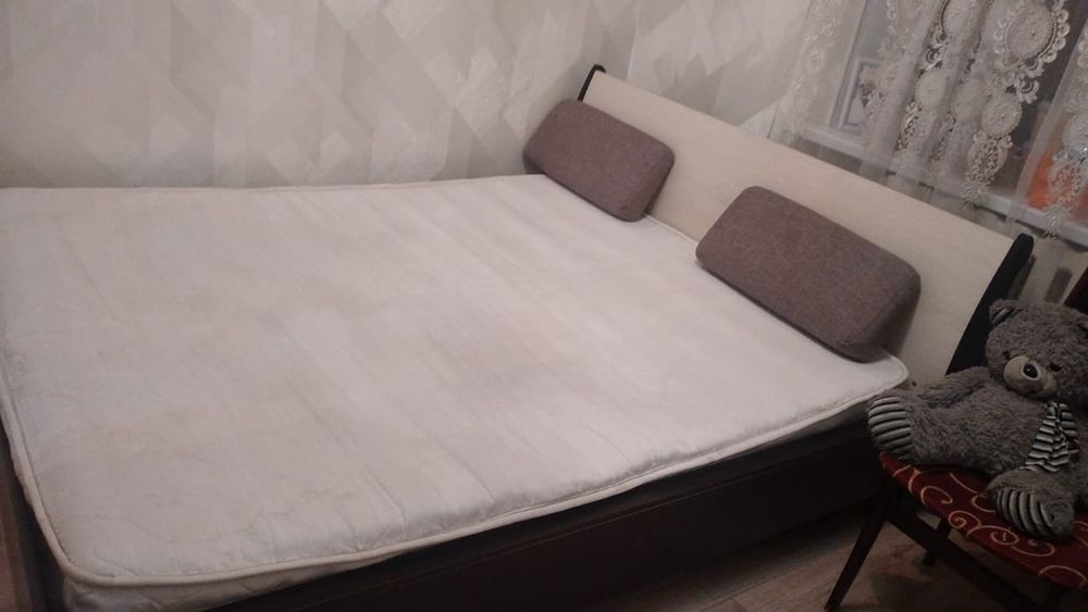 Мебель. Двуспальная кровать