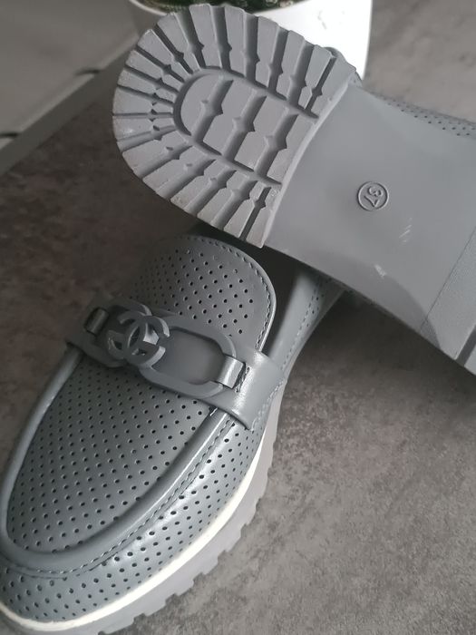 Продам новые лоферы