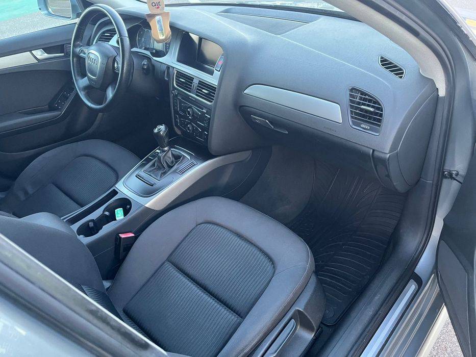 Se vinde Audi A4B8.înmatriculat