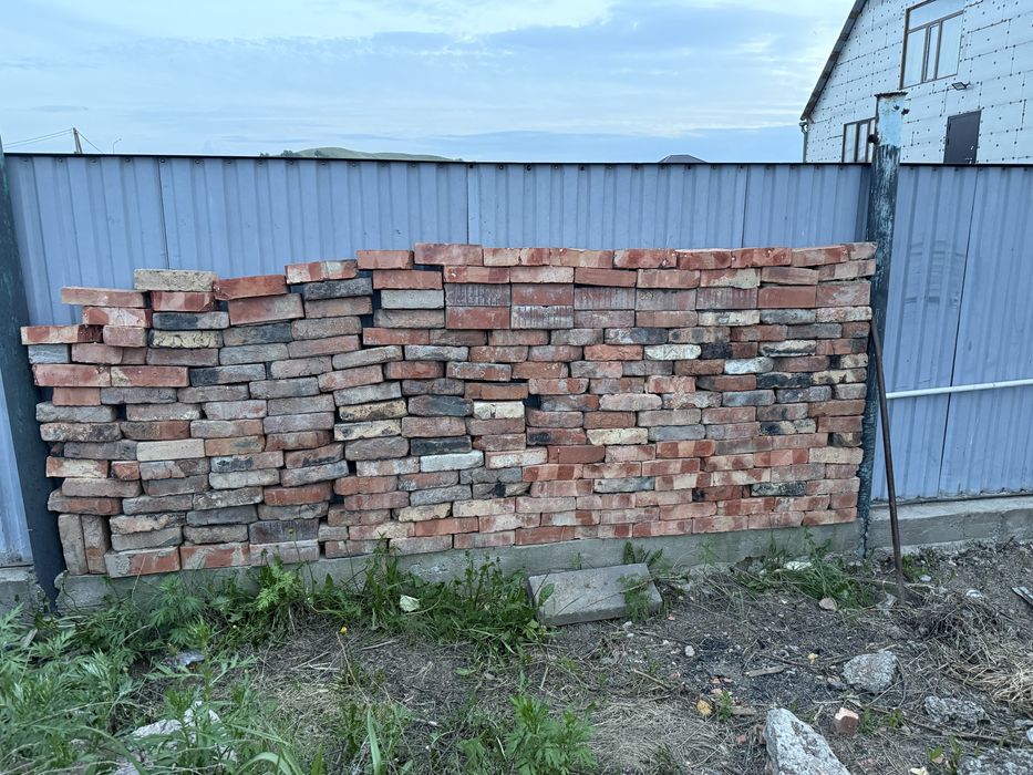Поребрик, газоблок, кирпич