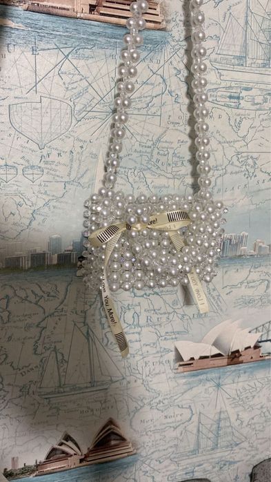 Сумочка из акриловых бусин