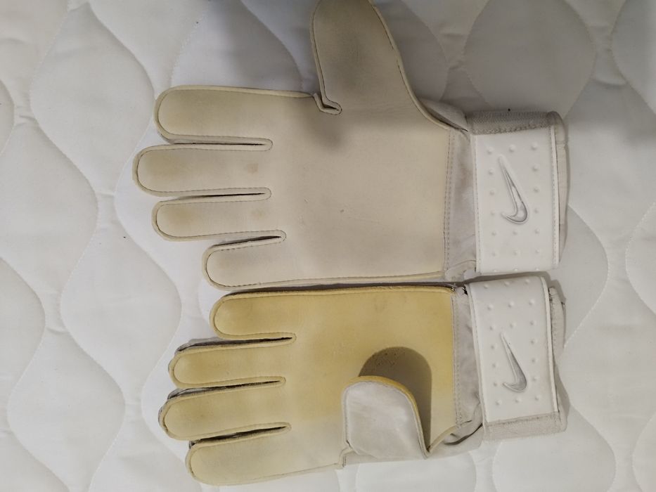 Вратарски ръкавици