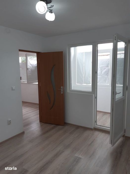 De inchiriat apartament cu 2 camere si balcon, renovat,mobilat 1100lei