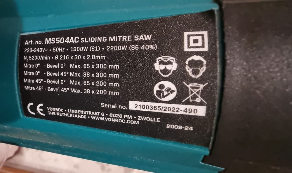 Настолен цирколяр Vonroc 1800w