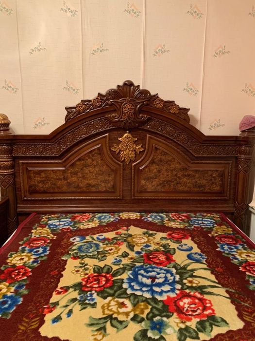 Продается спальный гарнитур