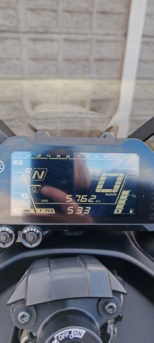Yamaha Niken 5700Km