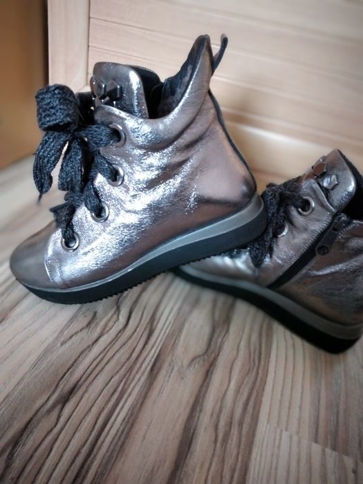 Продам  обувь!!!