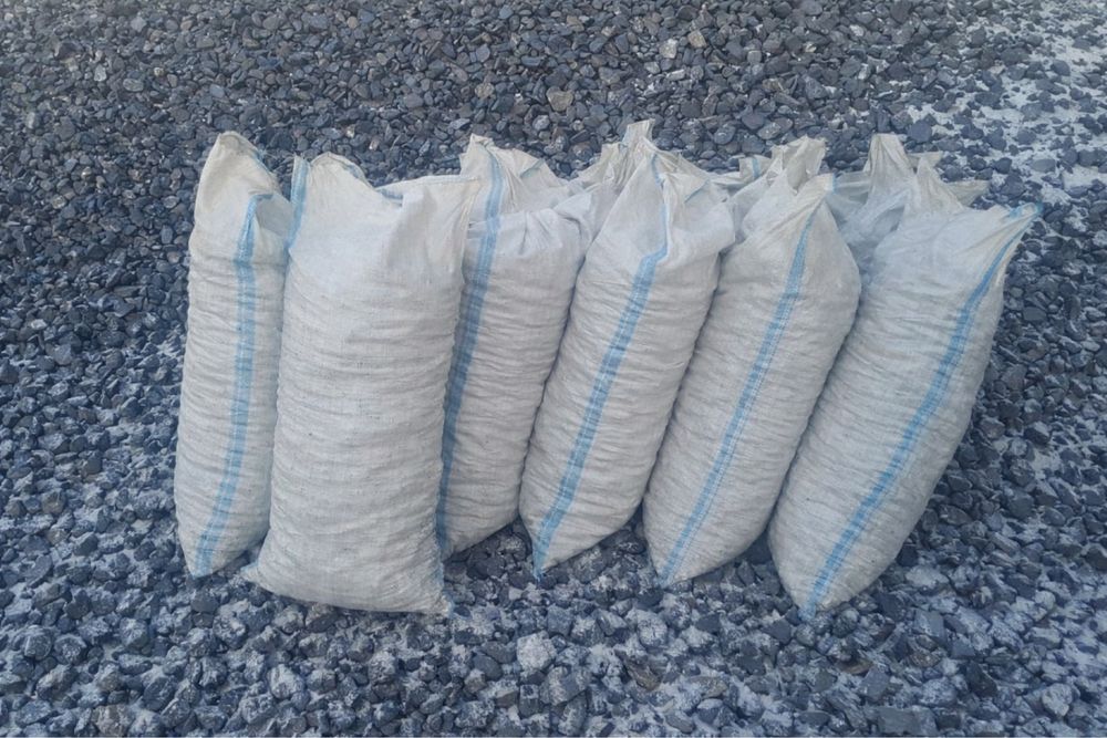 Уголь дрова в мешках