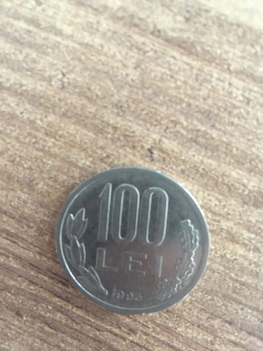 Vând moneda 100 lei anul 1993