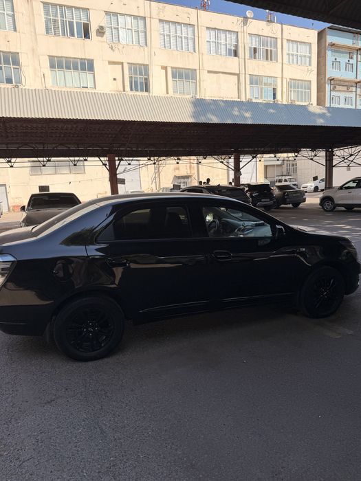 Chevrolet Cobalt 2025 — 4