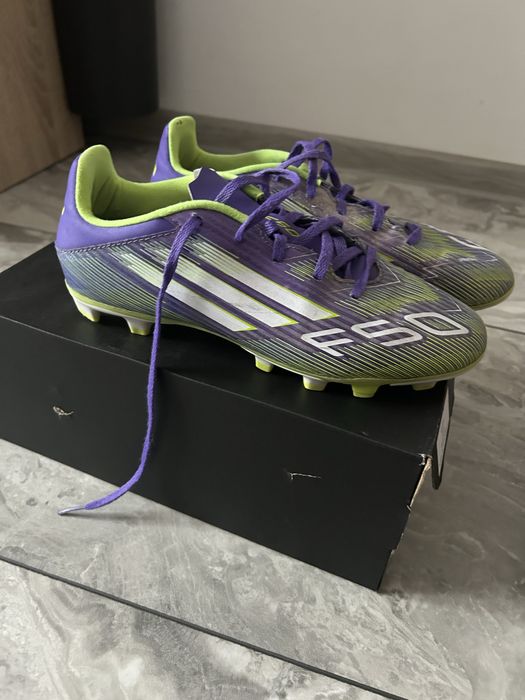 Vand ghete de fotbal f50