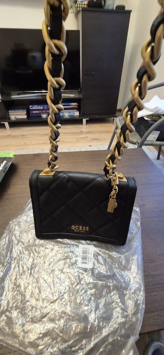 Дамска чанта GUESS