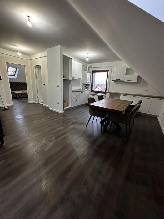 Vand apartament cu 3 camere