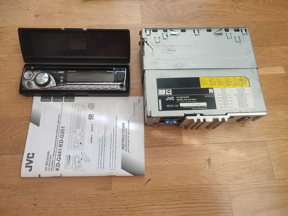 Авто радио JVC със USB