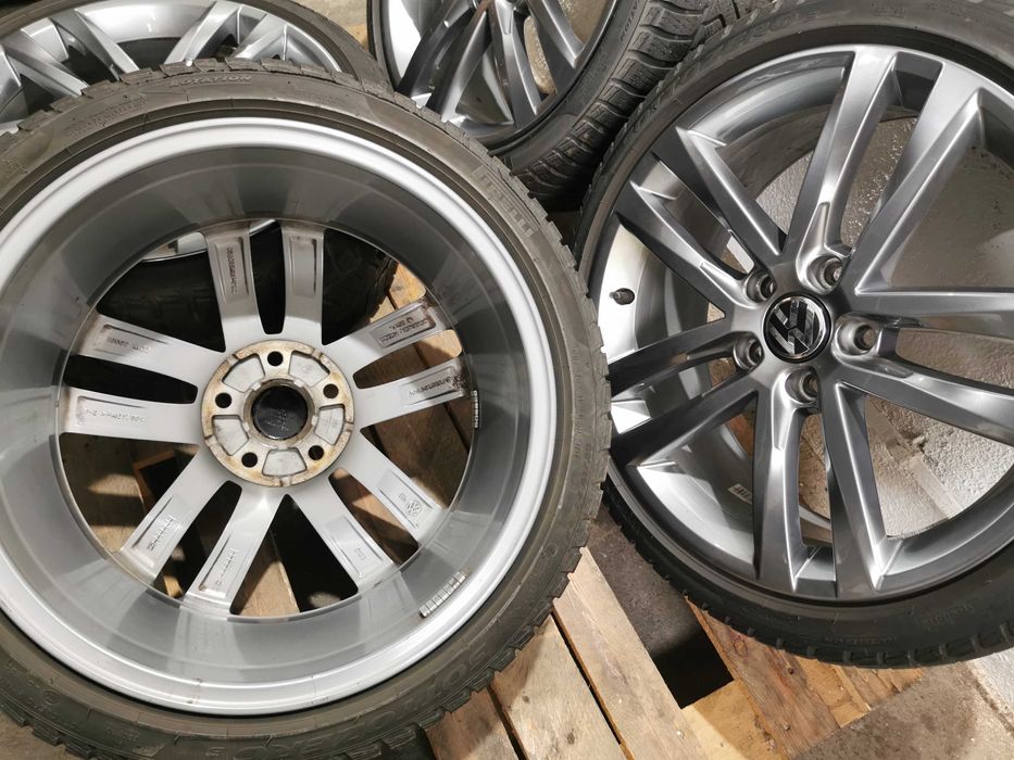 Jante Originale Vw Golf  7 . R 18 cu anvelope de iarna
