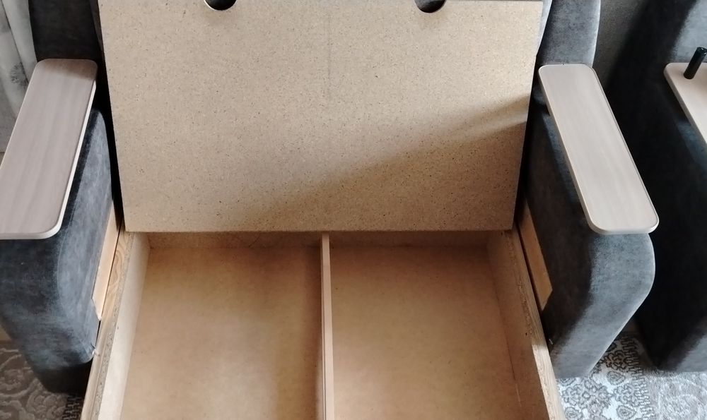 Диван, кровать б/у