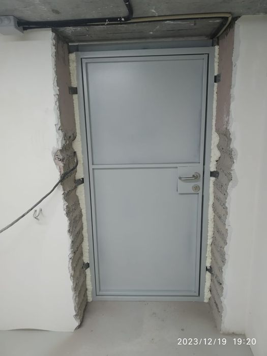 Дверь металлическая без утепления