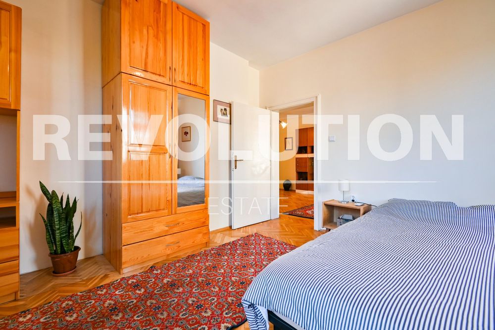 Дава се под наем Тристаен апартамент в София, Център - 135 кв.м за 1100 € - Снимка #14