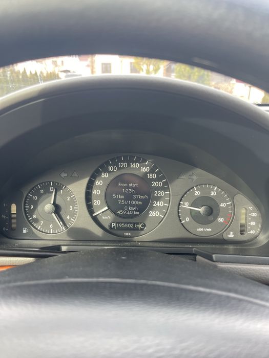 Mercedes-Benz E200 CDI