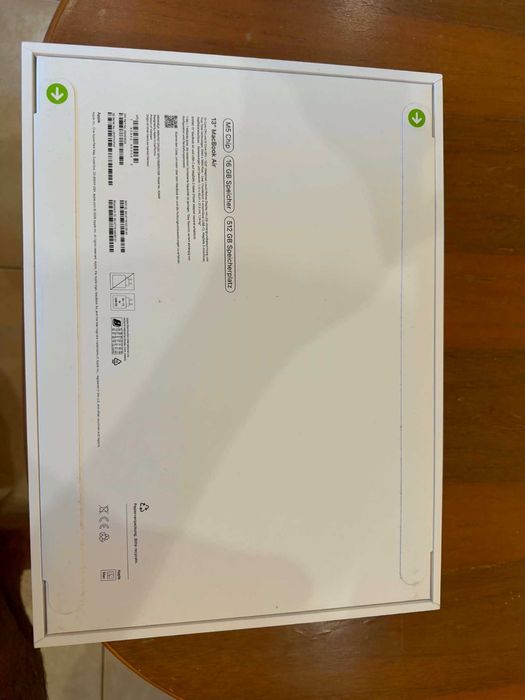 Macbook air 13" M5 512GB SSD Midnight с ПОДАРЪК 70W Power Adapter НЕРАЗОПАКОВАНИ