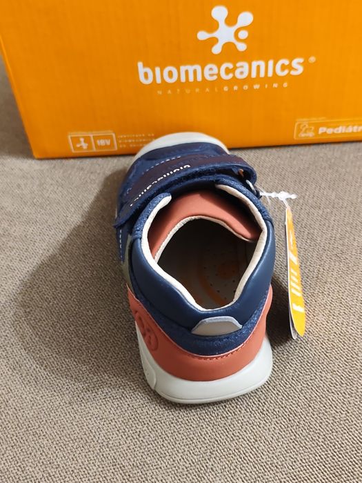 Обувки biomecanica 21