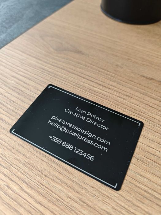 Метални визитки с лазерно гравиране — персонализирани