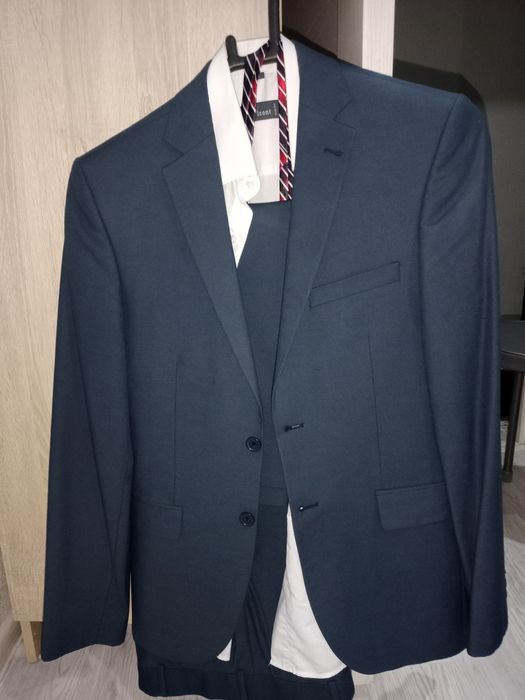 Продам мужской костюм