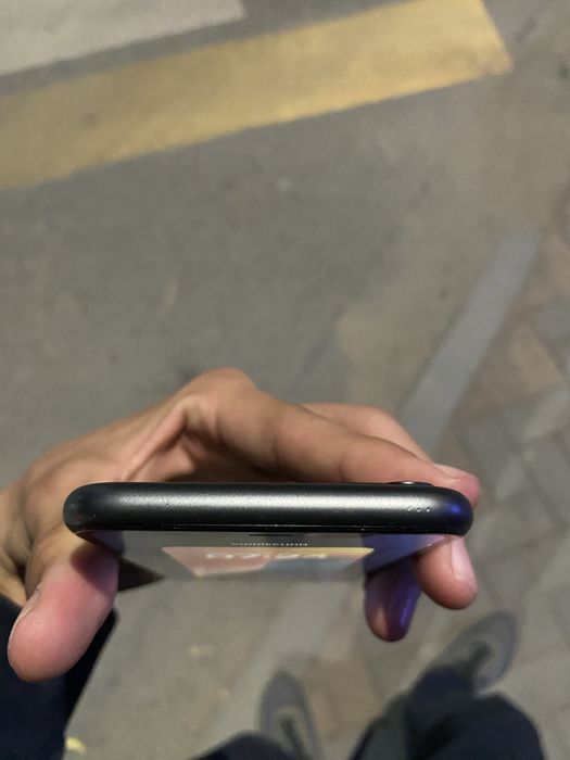 Айфон 11 черный цвет