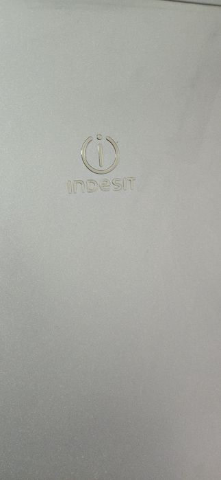 Холодильник Indesit