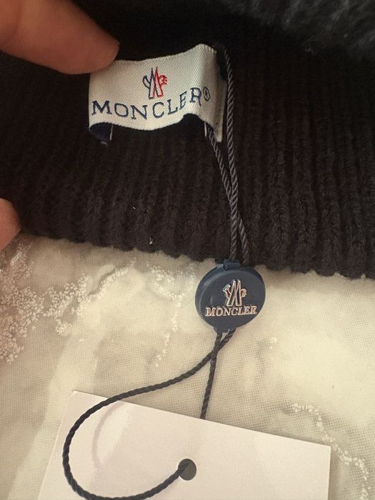 Зимна шапка Moncler