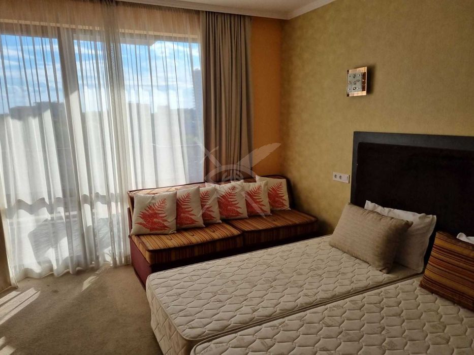 Продава се Двустаен апартамент в к.к. Слънчев бряг - 70 кв.м за 1400 €/кв.м - Снимка #1