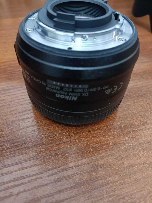 Объектив Никон 35 мм