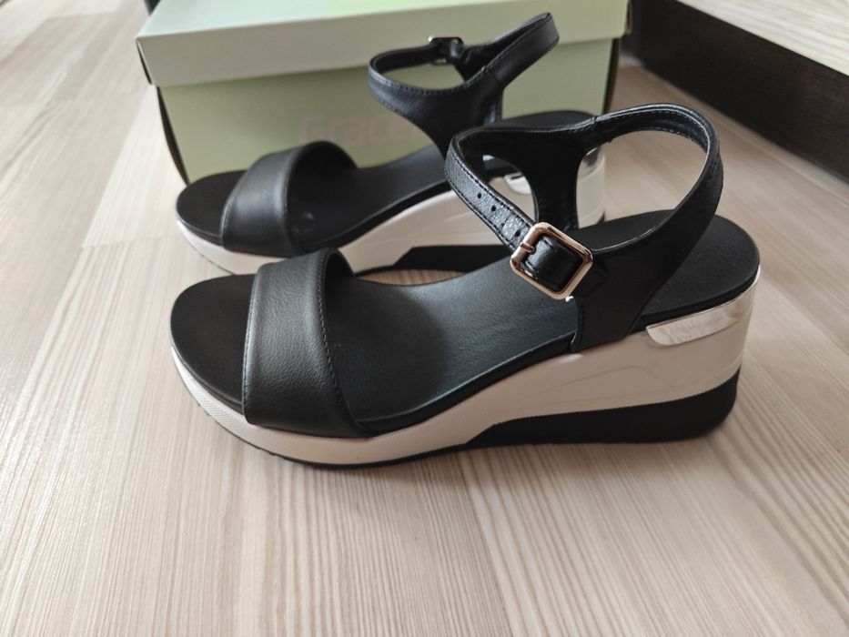 Vând sandale damă Graceland