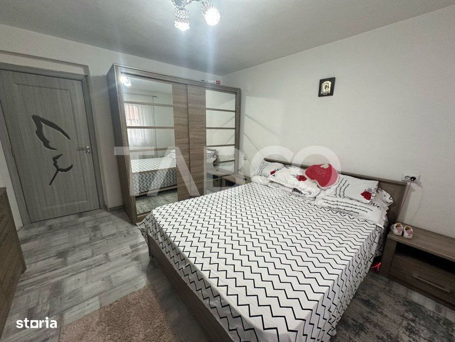 Casa 5 camere de vanzare 200 mp utili 1040 mp teren sat Persani