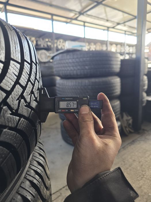 4 Броя 235/65/17 Falken 2x8,5mm 2x7,5mm