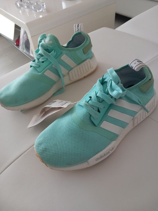 Vand Pantofi Sport ADIDAS,produs nou Nout, Produs Original. Marimea 40